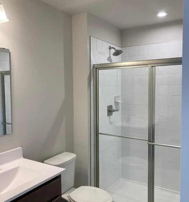 Two full baths - 101 Martha Washington Pky