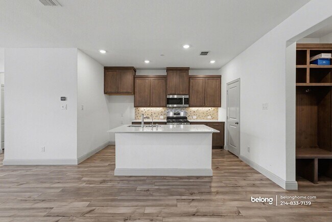 Building Photo - 12855 Leopold Trl