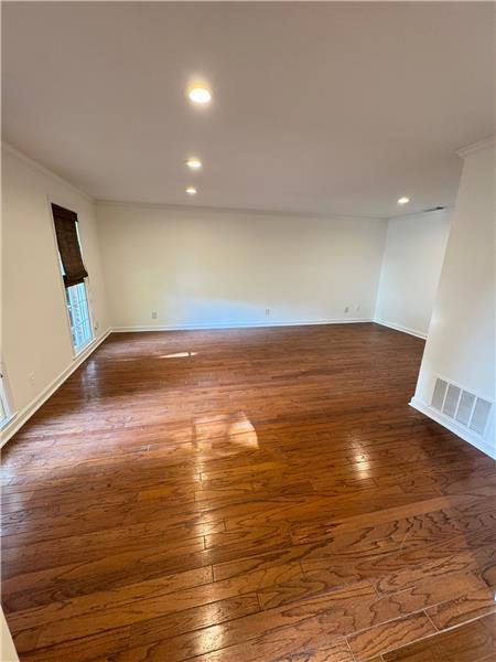 Building Photo - 12 Raleigh Dr