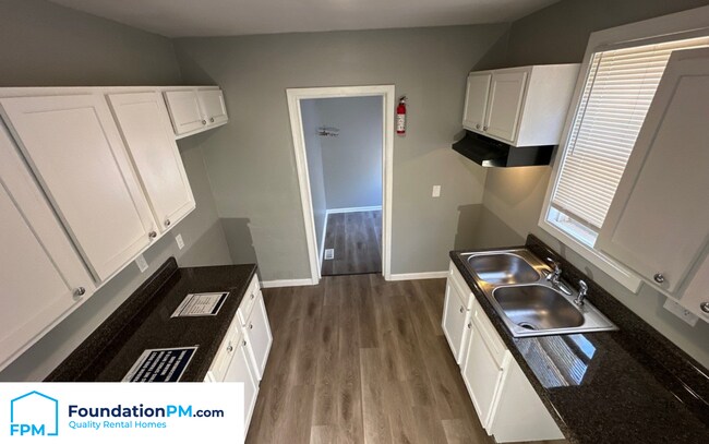 Building Photo - 751 Pope St