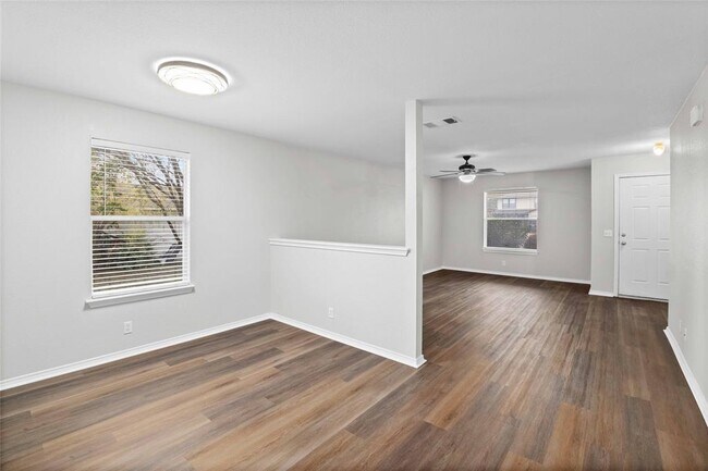 Foto del edificio - 112 Ames Cove