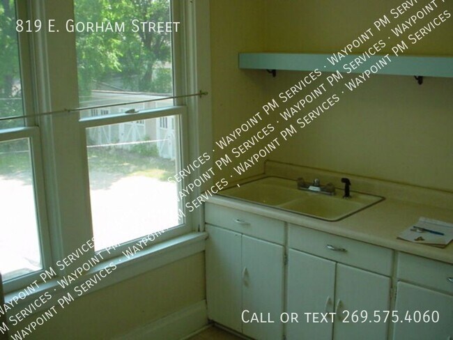 Foto del edificio - 819 E Gorham St