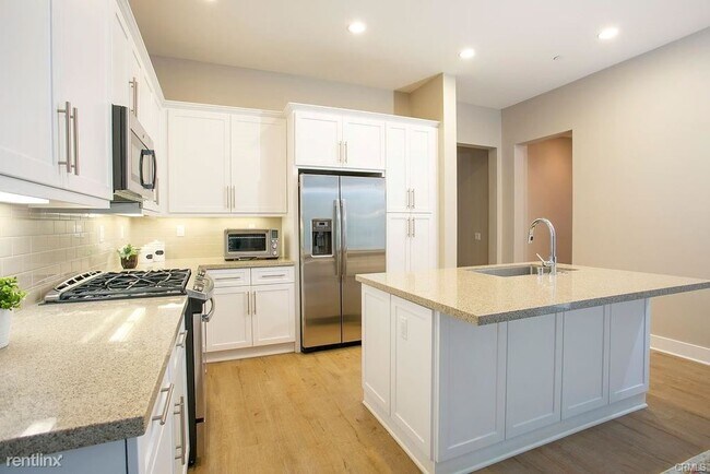 Building Photo - 3 br, 2 bath House - 233 Follyhatch