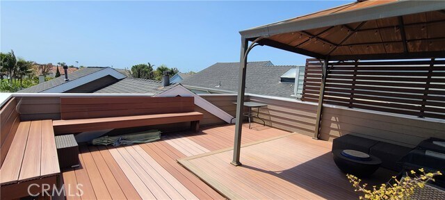 Building Photo - 709 Oceanhill Dr