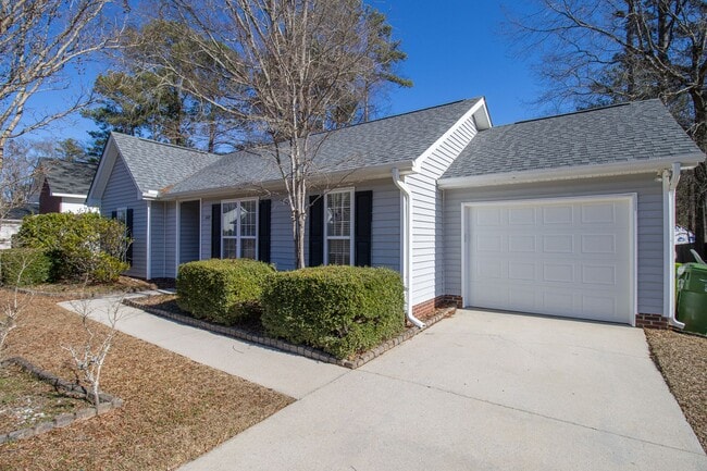 Foto del edificio - Spacious 3BR/2BA Home Near Fort Jackson & VA Hospital *Military Discount Offered!