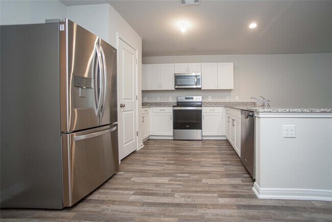 Building Photo - 15588 Briar Forest Dr