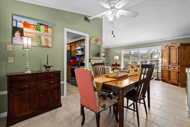 Building Photo - 1275 Summerwood Cir