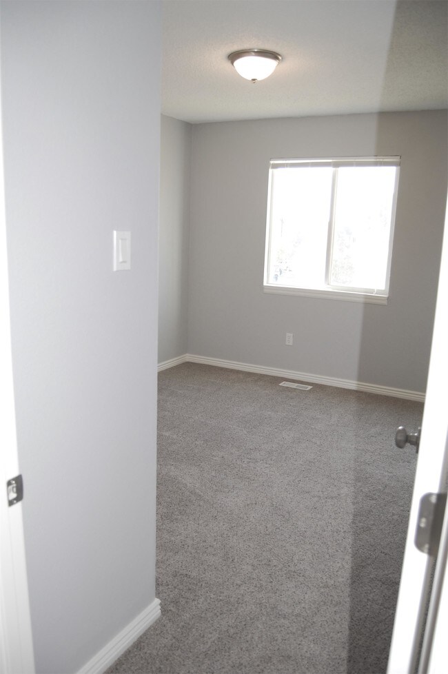 Building Photo - 2255 Split Rock Dr