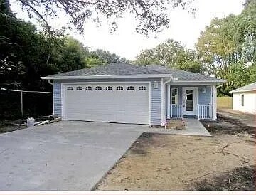 Foto principal - 2438 Princeton Ave