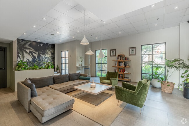 Lobby - Vantaggio Suites Hillcrest Apartments