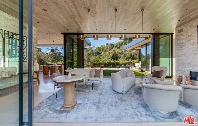 Foto del edificio - 1335 Carla Ln