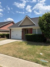 Building Photo - 808 Bryan Cir
