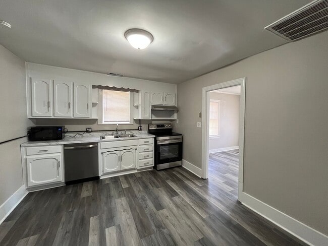 Foto del edificio - Charming 2 Bedroom / 1 Bath Home in Joelto...