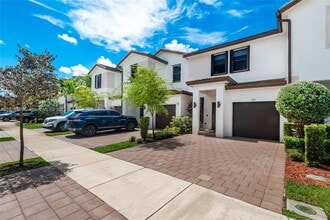 Building Photo - 152 SW 185th Way