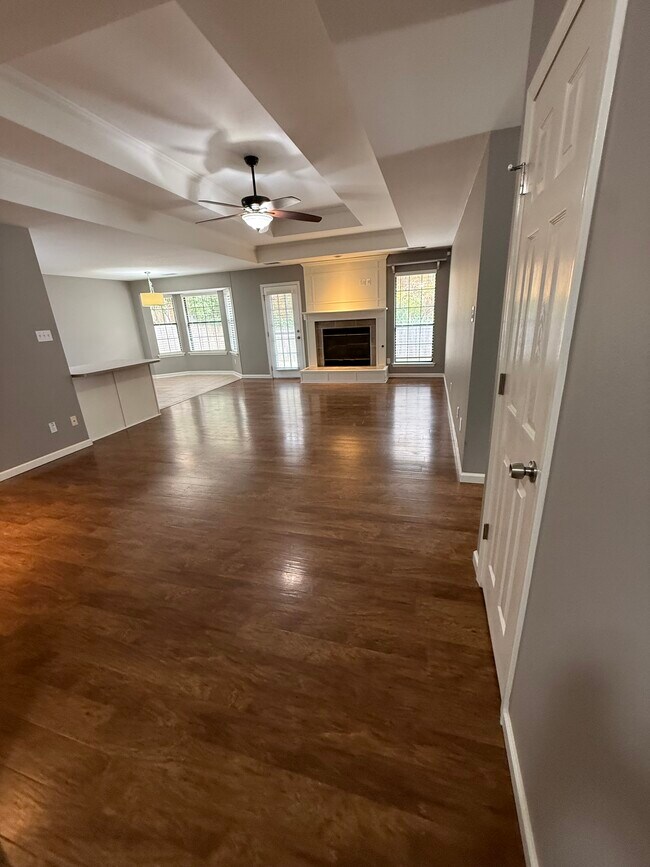 Foto del edificio - 2623 Creekside Dr