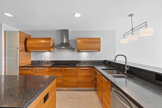 Foto del edificio - 3 br, 3.5 bath Condo - 2950 NE 188th St Ap...