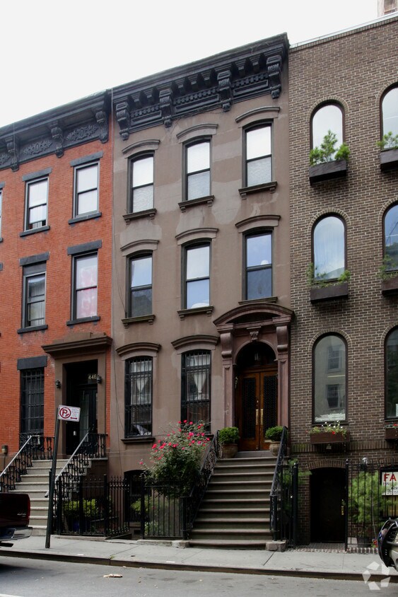 Primary Photo - 448 W 44th St