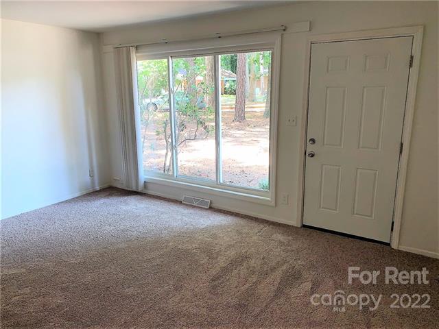 Building Photo - 627 Blendwood Dr