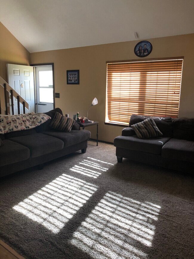 Foto del edificio - 4750 Live Oak Dr