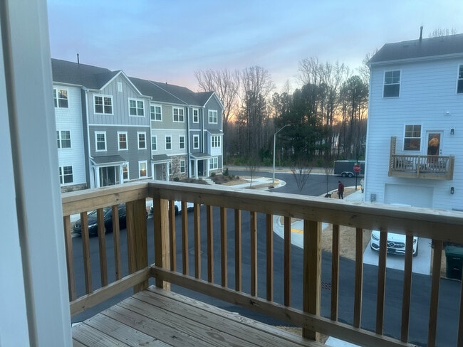 Building Photo - Room in Townhome on Invention Wy