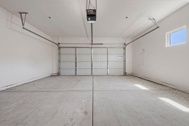 Building Photo - 7649 E 44th St