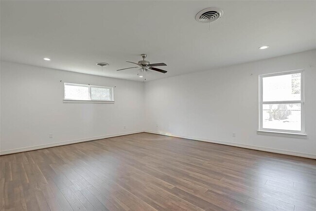 Building Photo - 7702 Oldhaven St