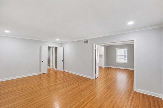 Building Photo - 37 N Century St
