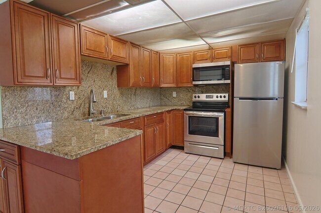 Building Photo - 6636 SW 41st St