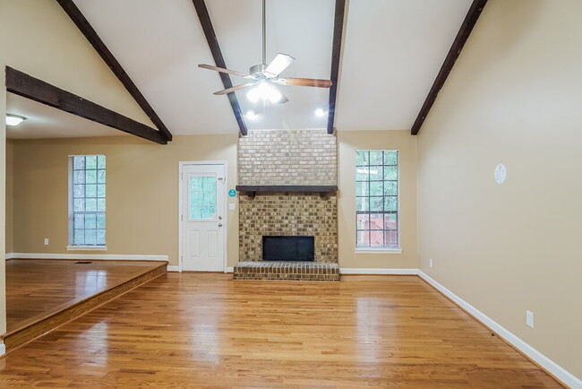 Building Photo - 116 Mountain Pkwy