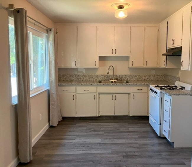 Building Photo - 1112 Patty Way