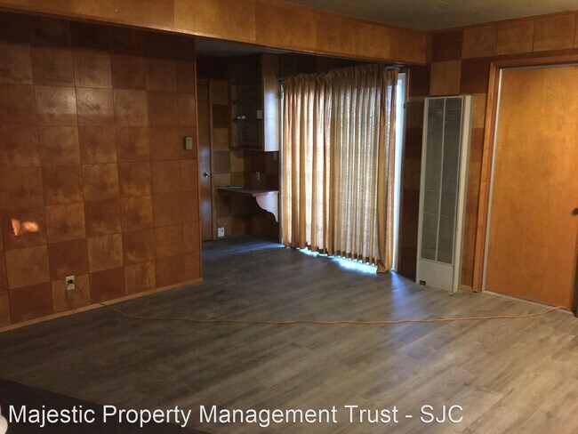 Foto del edificio - 3 br, 2 bath House - 158 W McKenzie Ave