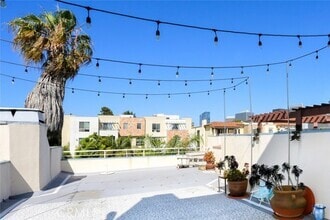 Building Photo - 1423 S Beverly Glen Blvd