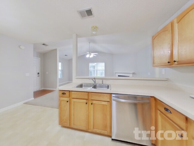 Foto del edificio - 538 Providence Crossing