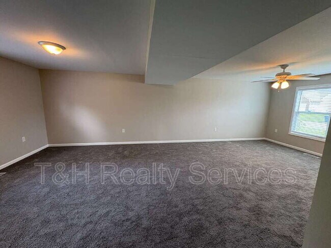 Building Photo - 2308 Lappin Ct