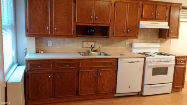 Building Photo - 5604 Remsen Pl