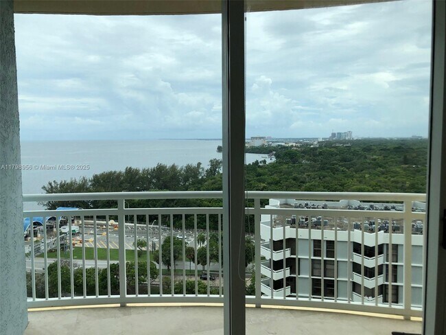 Foto del edificio - 2475 Brickell Ave