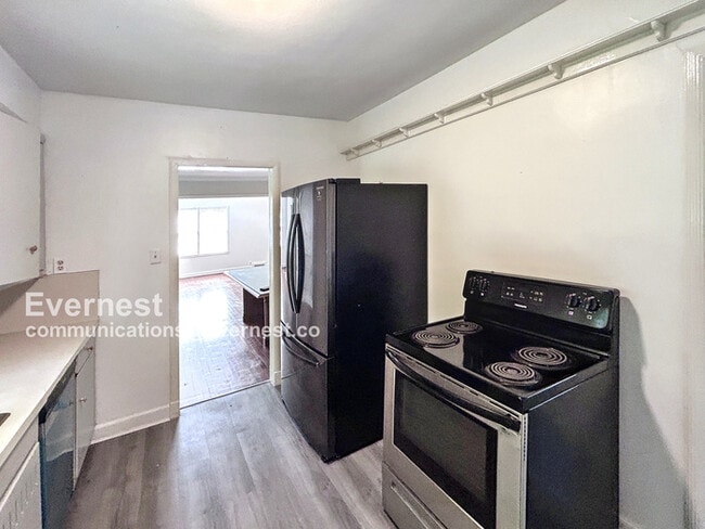 Building Photo - 7704 8th Ct S