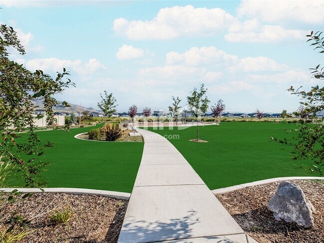 Foto del edificio - 2339 Frontier St