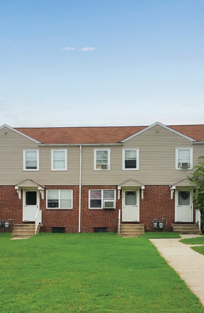 Building Photo - Cedar Knolls