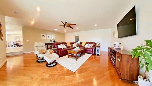 Foto del edificio - 1150 Marine View Dr