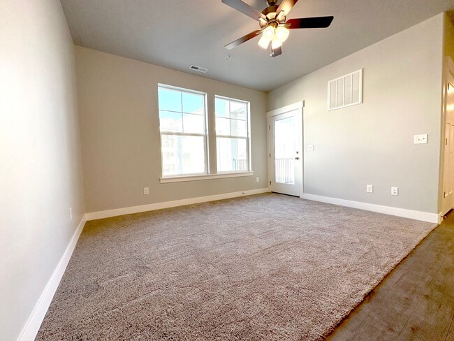 Foto del edificio - Brand new - Never Lived In - Gardner Point...