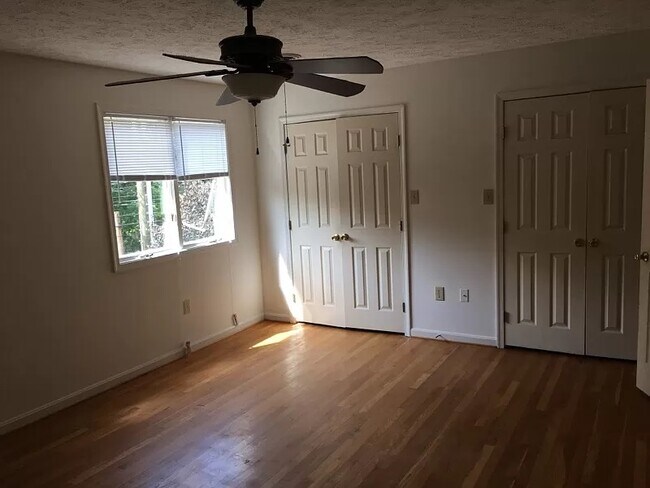 Foto del edificio - 126 W Criser Rd