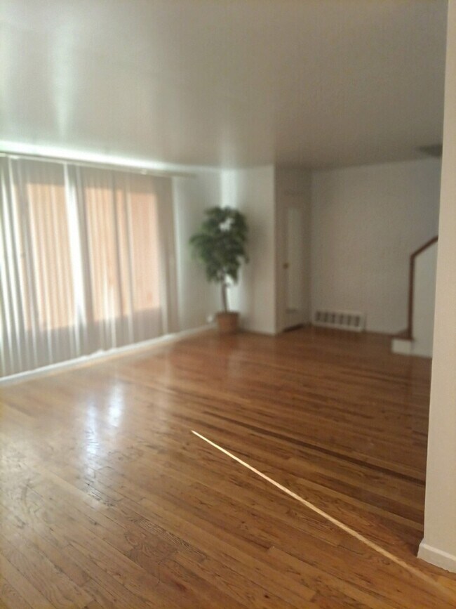 Foto del edificio - 147 Hemlock St