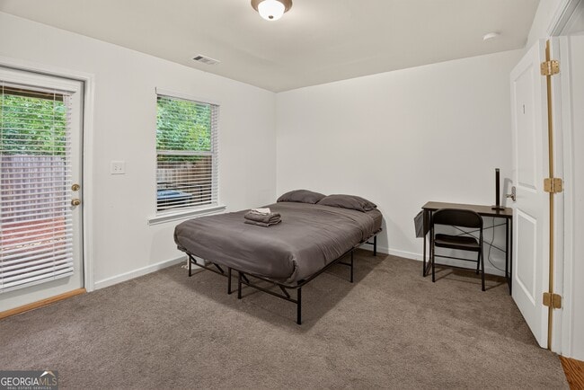 Building Photo - 865 Society Cir