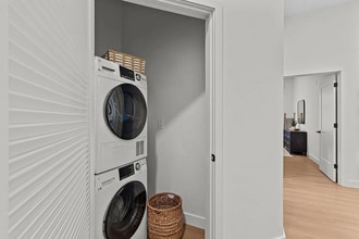 Building Photo - 1642 E 56th St