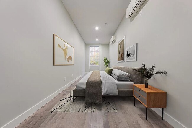 Building Photo - 20 Saint Marks Place