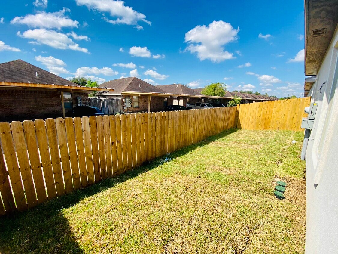 901 Sugar Garden Ave Unit 1, Pharr, TX 78577 Apartments in Pharr, TX