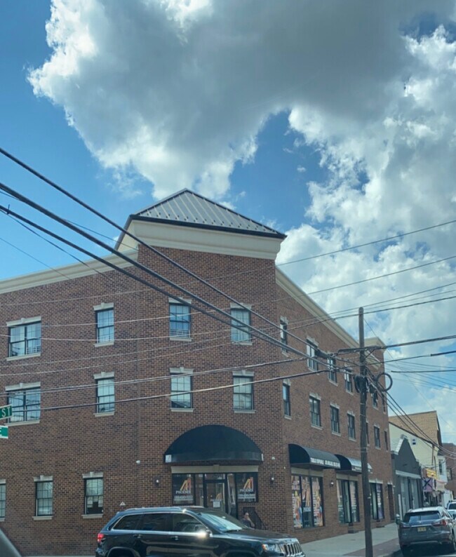 318 21st Ave Unit 302, Paterson, NJ 07501 Apartments in Paterson, NJ