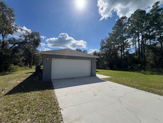 Building Photo - Gorgeous!! 3 Bedroom, 2 Bathroom Home in M...
