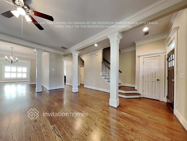 Building Photo - 2350 Bouldercliff Way SE